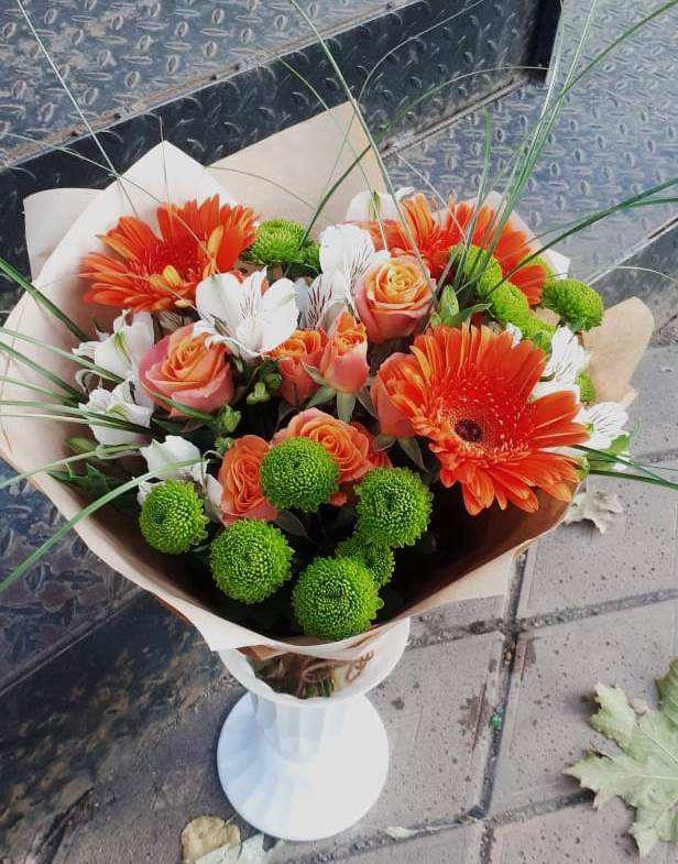 Букет цветов из: Герберы, Хризантемы, Альстромерии и Розы в Гурийской