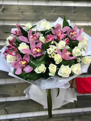 Букет цветов из: Розы и Хризантемы в Гурийской