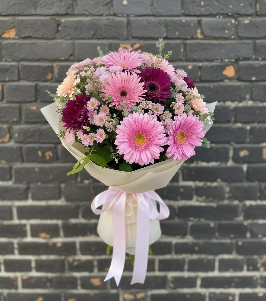 Букет цветов из: Герберы и Хризантемы в Гурийской