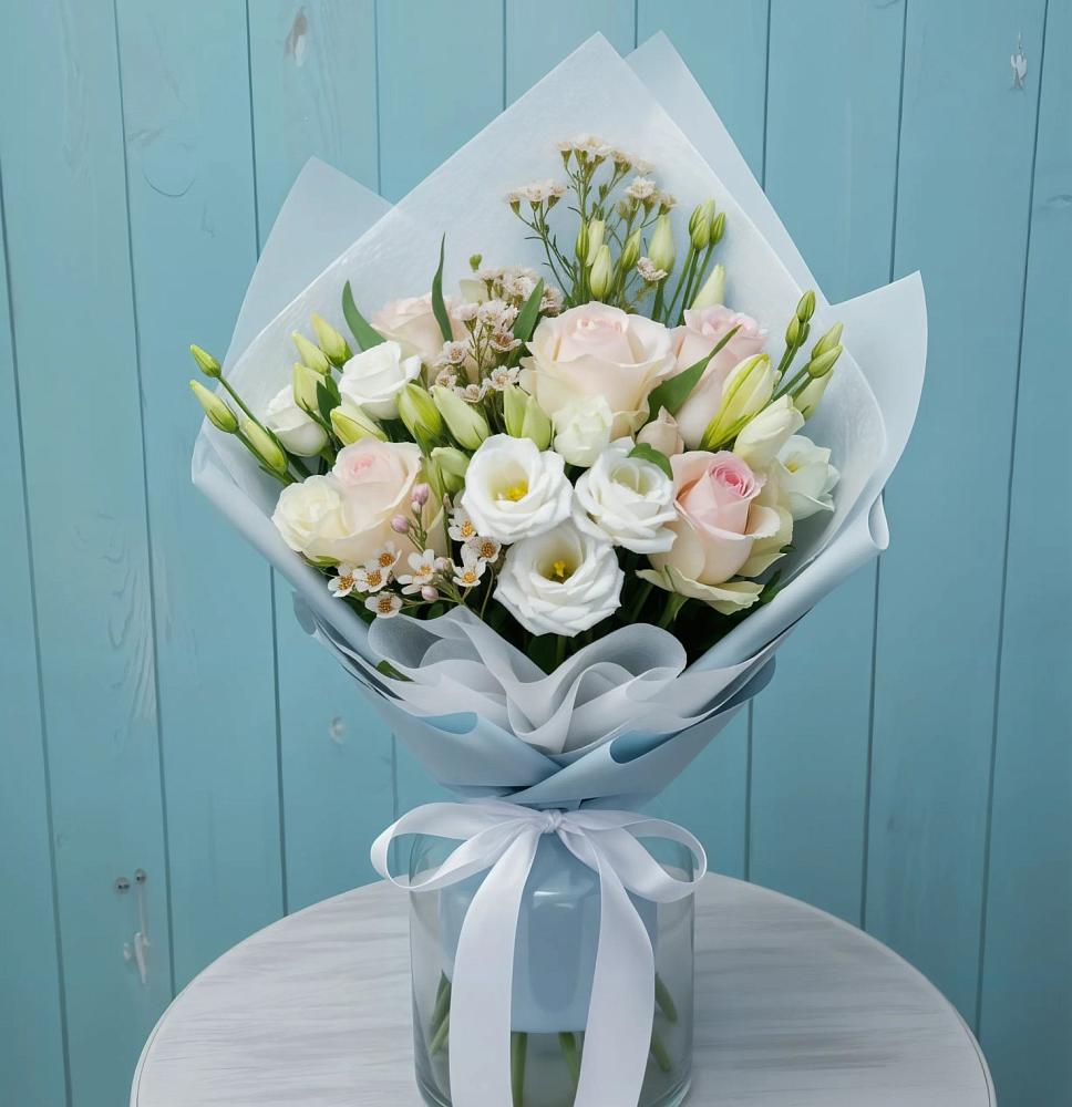 Букет цветов из: Розы и Лизиантусы в Гурийской