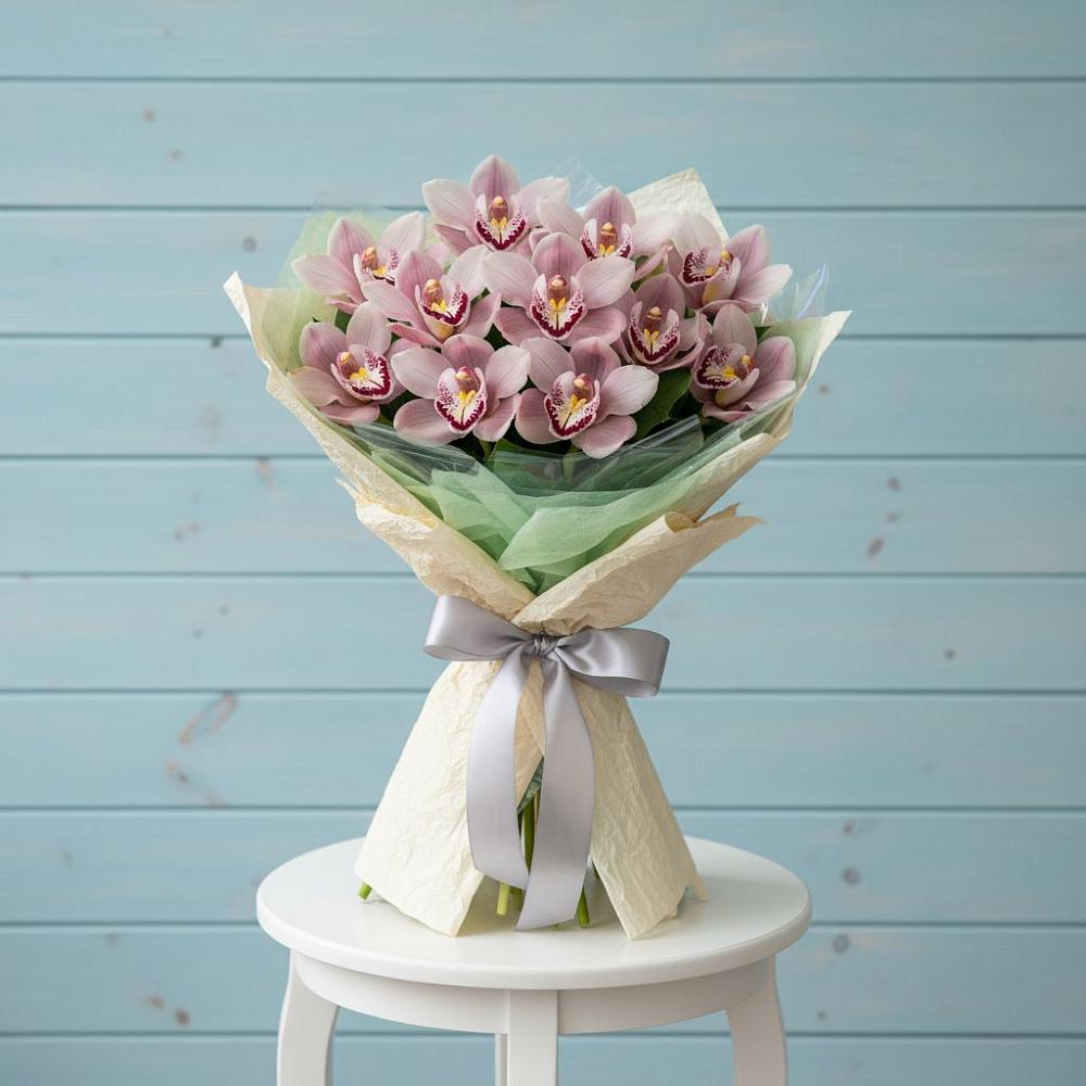 Букет цветов из: Орхидеи и Розы в Гурийской