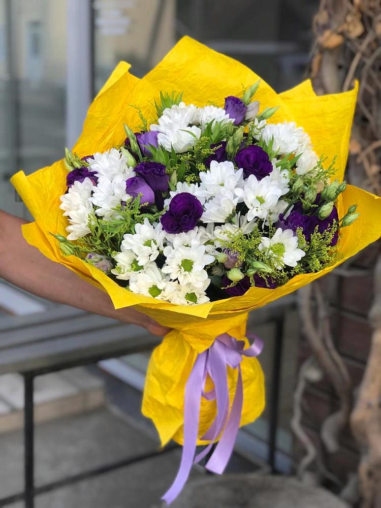 Букет цветов из: Ирисы, Хризантемы и Ромашки в Гурийской