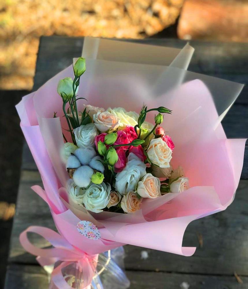 Букет цветов из: Розы и Лизиантусы в Гурийской