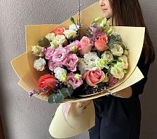 Букет цветов из:  Розы, Лизиантусы и Гвоздики #REPLACE_PRED# Гурийской
