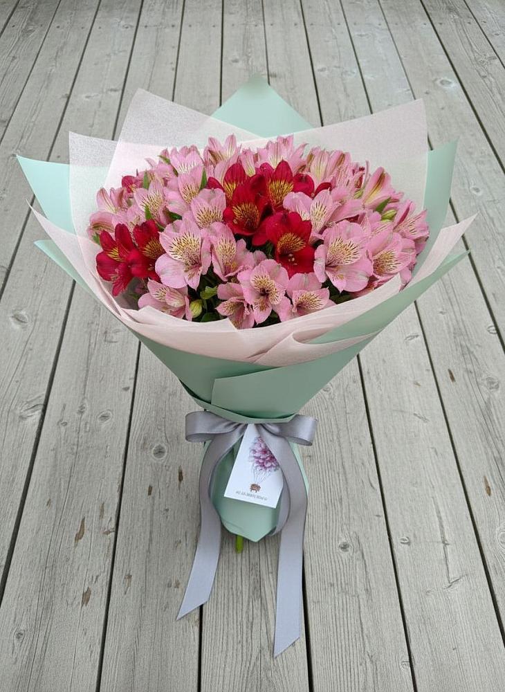 Букет цветов из: Альстромерии в Гурийской