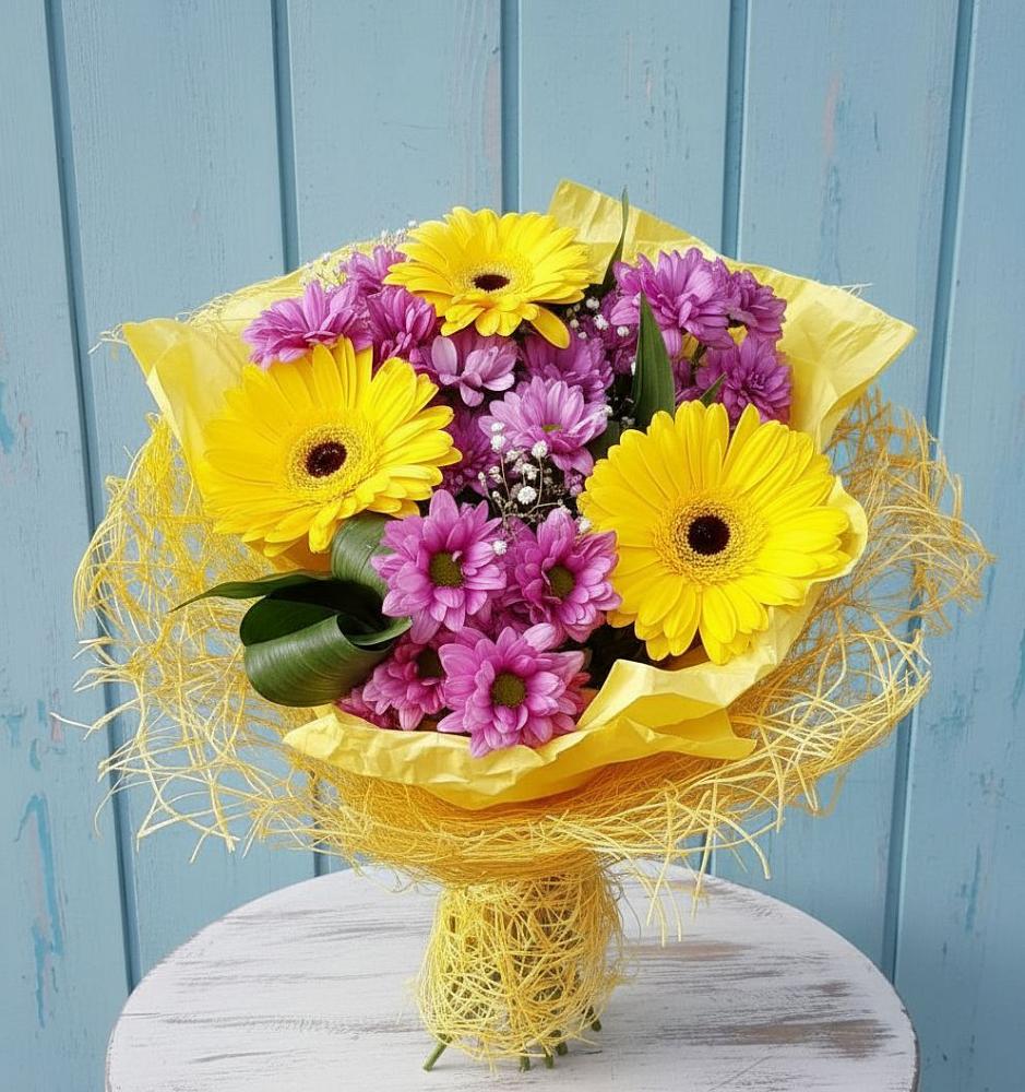 Букет цветов из: Хризантемы и Герберы в Гурийской