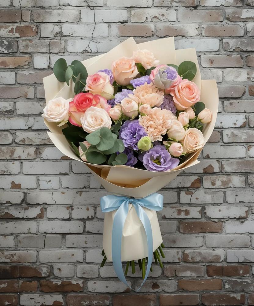 Букет цветов из: Розы, Лизиантусы и Гвоздики в Гурийской