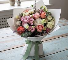 Букет цветов из:  Розы, Лизиантусы и Гвоздики в Гурийской