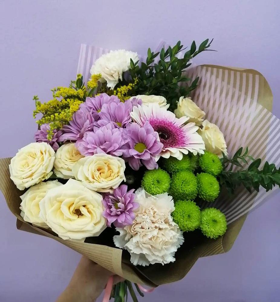 Букет цветов из: Хризантемы, Розы, Гвоздики и Герберы в Гурийской