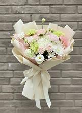Букет цветов из:  Гвоздики, Розы, Лизиантусы и Хризантемы в Гурийской