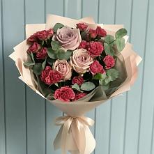 Букет цветов из:  Гвоздики и Розы в Гурийской