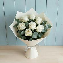 Букет Белые розы в Эвкалипте в Гурийской
