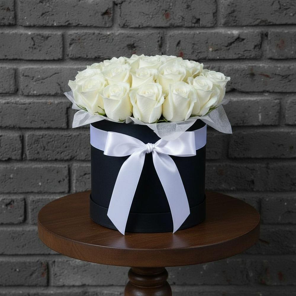 Цветочная композиция из Розы в шляпной коробке в Гурийской