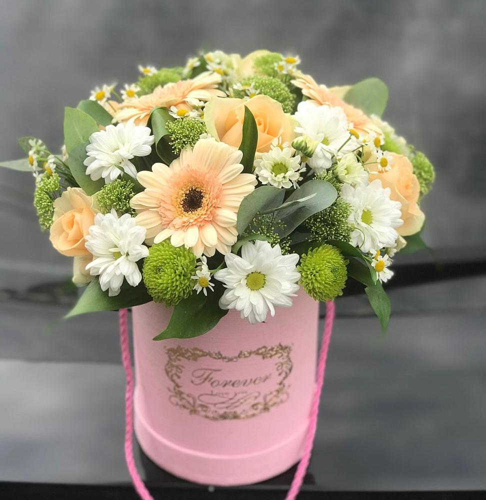 Цветочная композиция из Розы, Герберы и Хризантемы в шляпной коробке в Гурийской