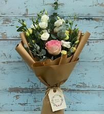 Букет цветов из:  Розы и Лизиантусы в Гурийской