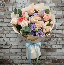 Букет цветов из:  Розы, Лизиантусы и Гвоздики в Гурийской