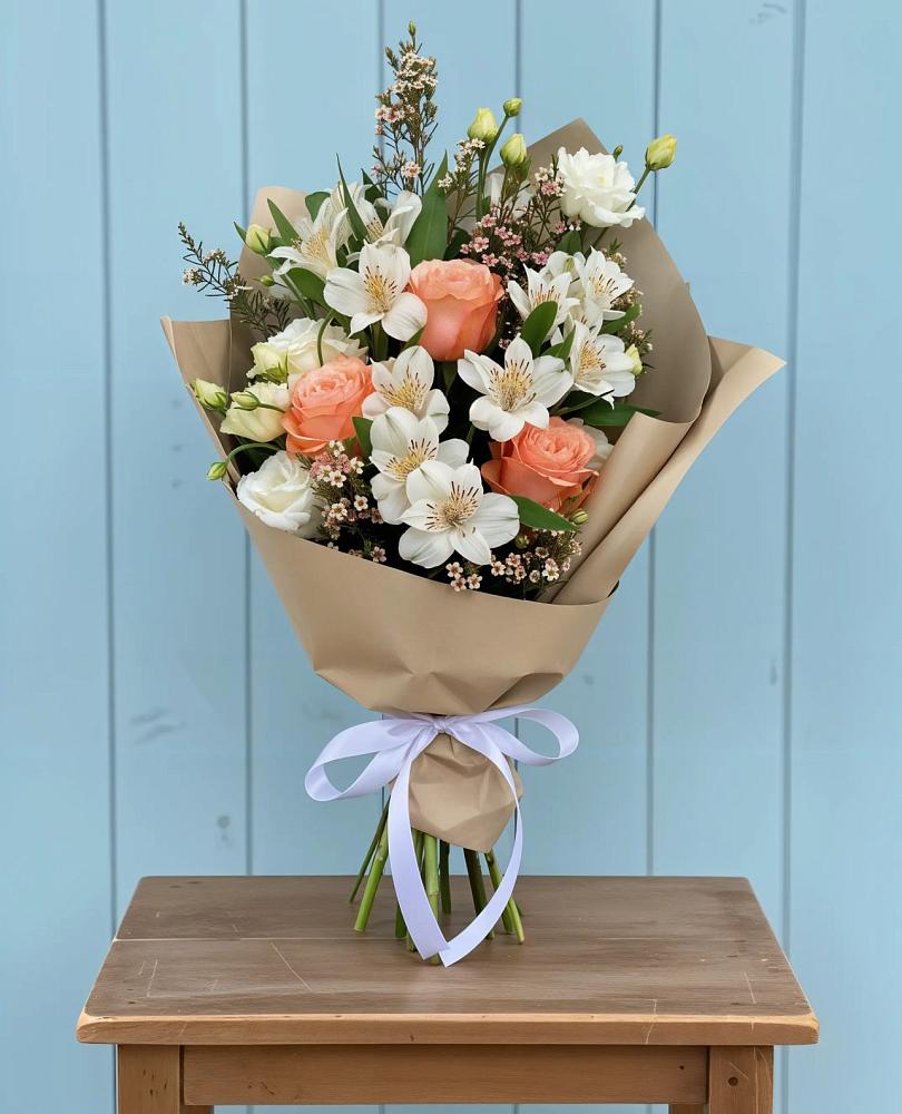 Букет цветов из: Альстромерии, Лизиантусы, Розы и Хризантемы в Гурийской