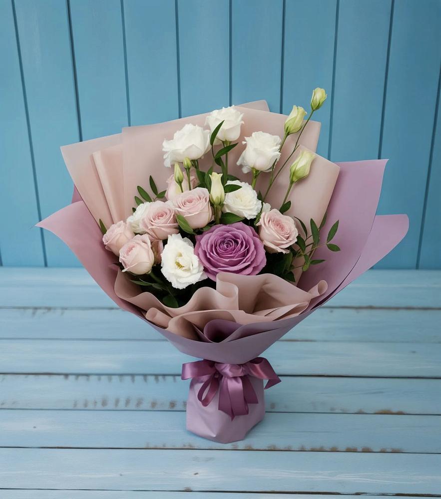 Букет цветов из: Розы и Лизиантусы в Гурийской