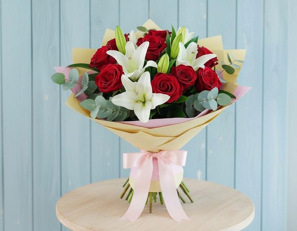 Букет цветов из: Лилии и Розы в Гурийской